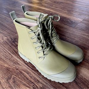 Madewell Lace-up Lugsole Rain Boot in Golden Spinach (Green) Size 7 NWT